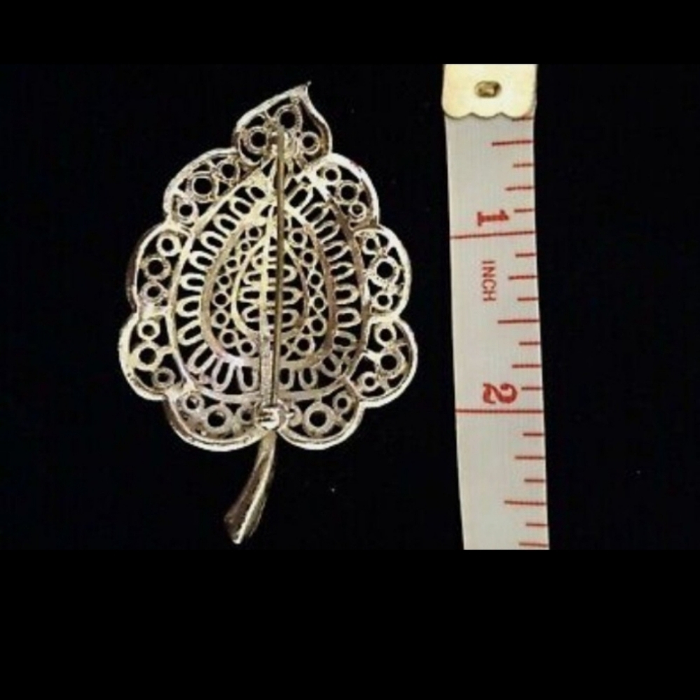 VINTAGE MONET BROOCH